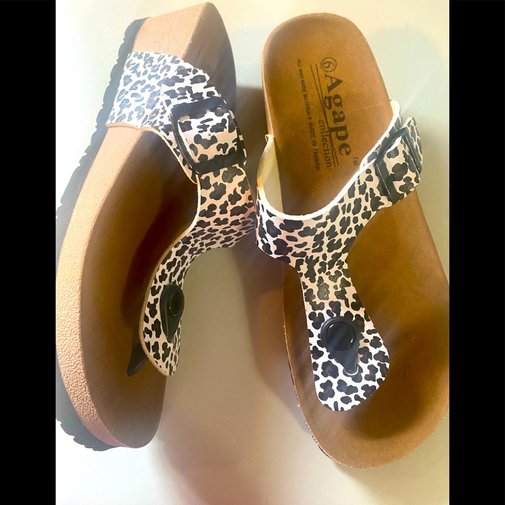 Agape sandals women’s size 6 NEW